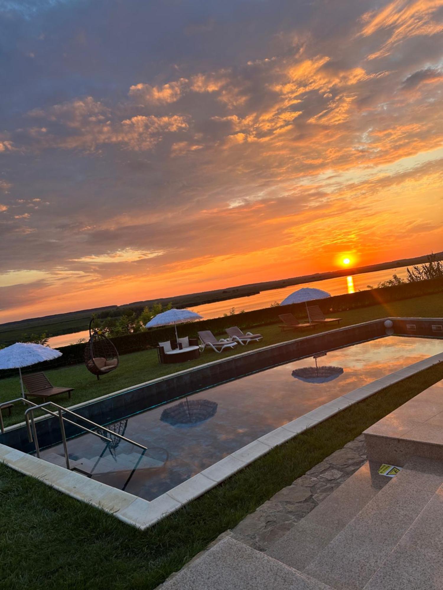 Casa Miralago Boutique Adults Only Tulcea Exterior photo